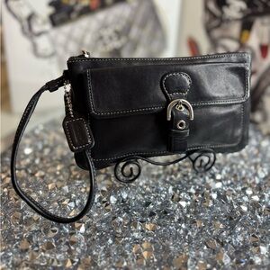 Coach vintage Bleecker black leather wristlet EUC